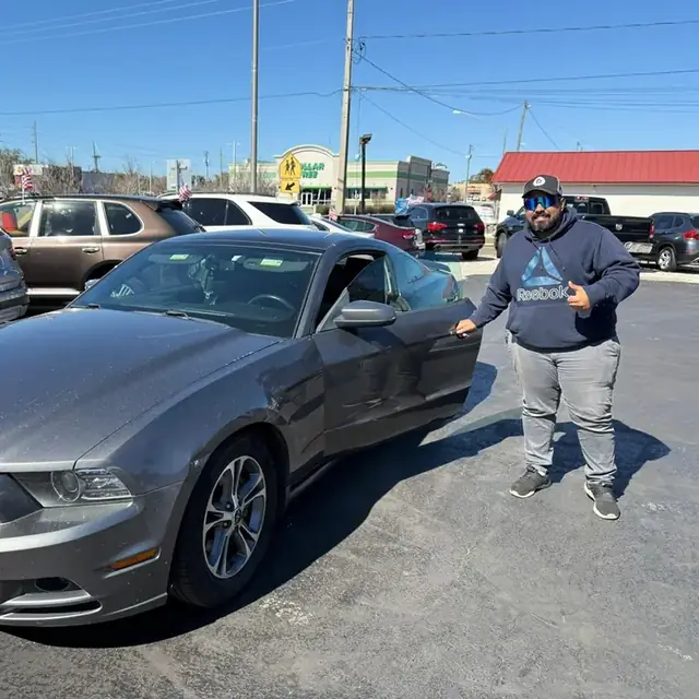 Approved customer at the lot